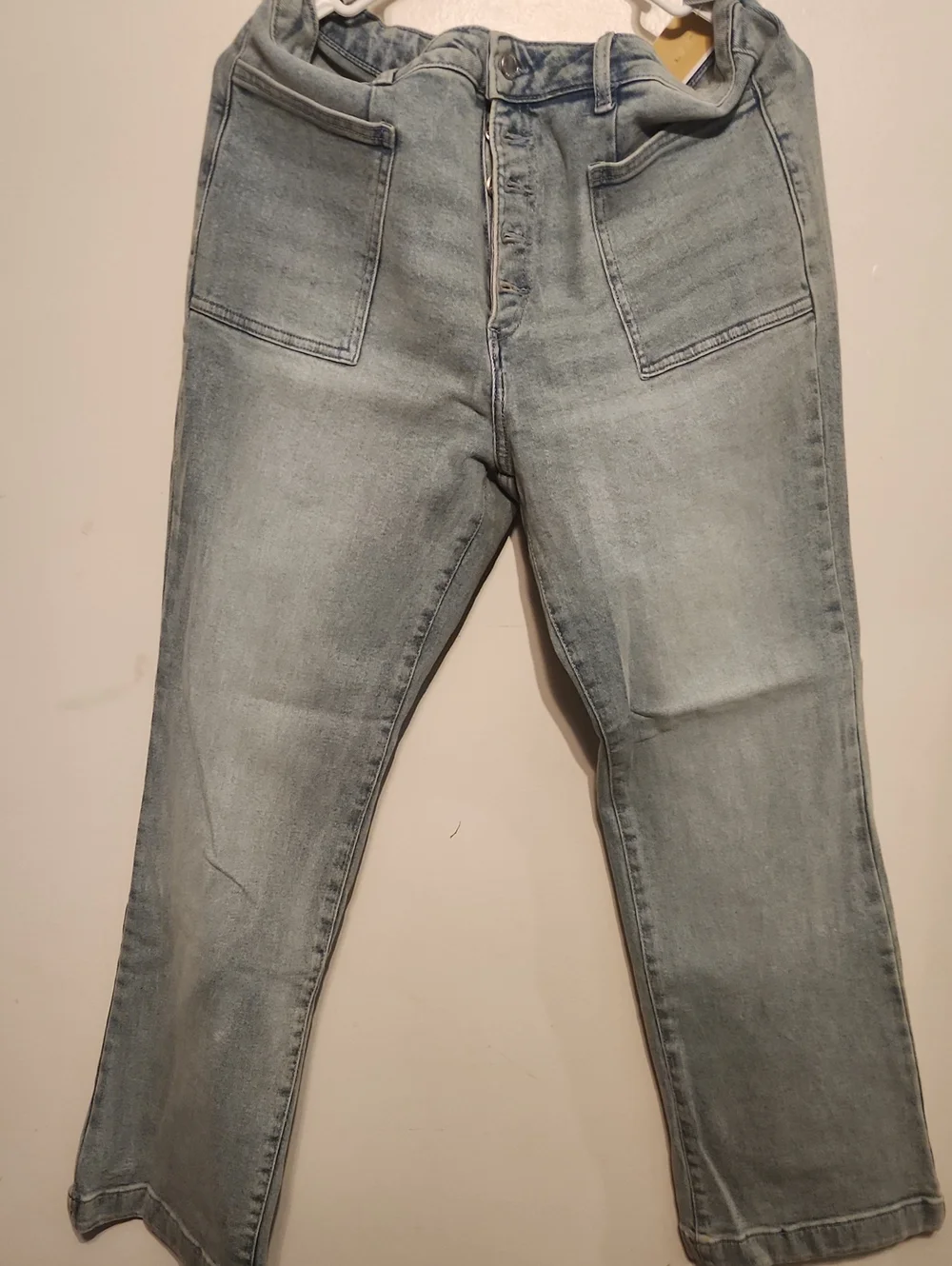 Light Wash Women's Jeans with Front Patch Pockets